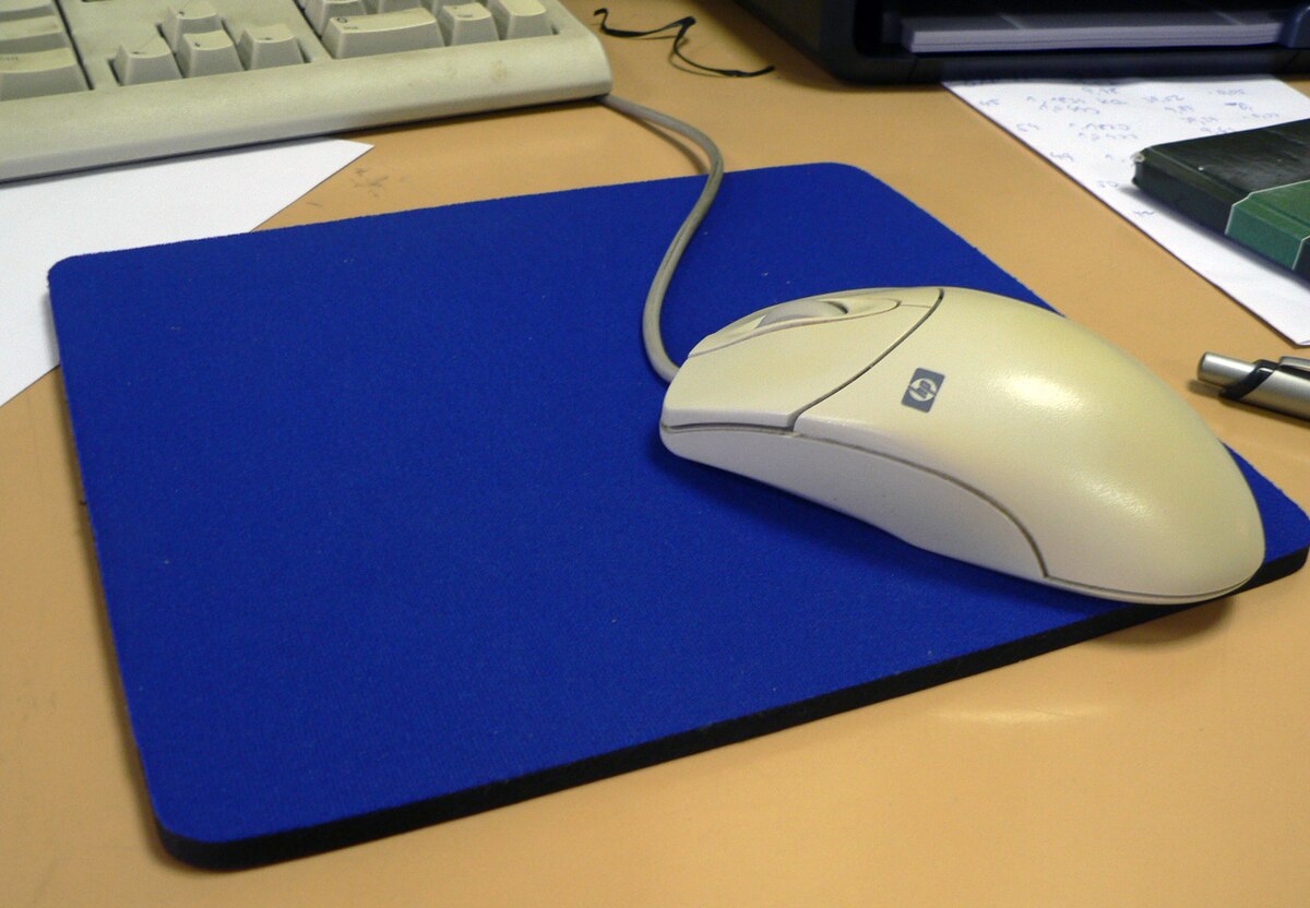 Mouse Pad’lerin Kökeni ve Gelişimi: Teknolojinin İlginç Bir Hikayesi